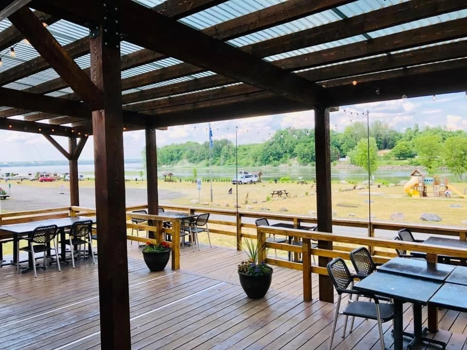 Resto-Pub Le Sainte-Emmélie,Leclercville