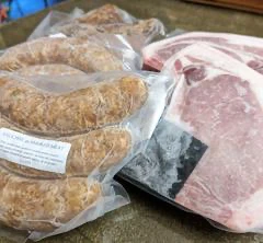 Charcuterie sous vide : saucisses et jambon