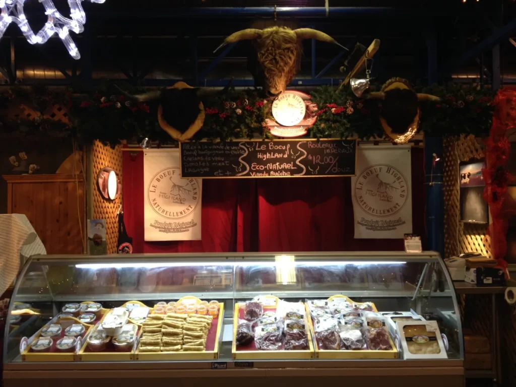 Étal de boucherie Highland avec vitrine réfrigérée